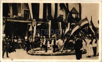 1941 Szabadka, Subotica; Horthy Miklós a Magyar Kenyér ünnepén a felszabadult Szabadkán, bevonulás / entry of the Hungarian troops, feast (EK)