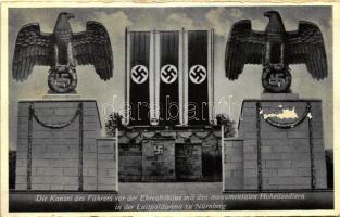 Nürnberg, Reichsparteitag, Luitpoldarena, Die Kanzel des Führers vor der Ehrentribüne mit den monumentalen Hoheitsadlern