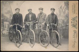 1906 Keszthely, Gyöngyösi műterem kerékpáros kiállításról készített fotó  / Cyclists photo 16x11 cm