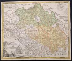 cca 1720 Felső- és Alsó-Laustitz; Totius Marchionatus Lusatiae tum Superioris quam inferioris Tabula specialis in Suos Comitatus et Dominatus disincta, készítette Johann Hübner (1668-1731), kiadta Johann Batista Homann (1664-1724), Nürnberg, a térkép bal alsó sarkában a figurális cím kartusban angyalokkal, jobb felső sarkában Lausitz címerpajzsával, amit angyalok tartanak, valamint allegorikus vadászó és arató alakokkal, Calovino József (1760-1804) Pozsonyi kanonok, prímási könyvtárnok, szabadkőműves hagyatékából, papír, rézmetszet, kézzel színezett, a hajtásoknál kisebb-nagyobb szakadásokkal, 50x58 cm. / cca 1720 Upper and Lower Lusatia; Totius Marchionatus Lusatiae tum Superioris quam inferioris Tabula specialis in Suos Comitatus et Dominatus disincta, made by Johann Hübner (1668-1731), edited by Johann Batista Homann (1664-1724), Nürnberg, in the left bottom of the corner is the figural title in cartouche with angels, in the right top of the corner is the coat of arms of Lusatia, it holds angels, next allegoric hunting and harvesting figures, from the heritage of Josef Calovino (1760-1804) canon of Pozsony, primate librarian, and freemason, paper, copper engraving, hand coloured, with some smaller-bigger splits, 50x58 cm.