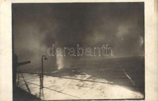 1917 Egy gránát lecsap a Helgoland mellett / K.u.K. Kriegsmarine, grenade attack, photo