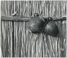 1967 Molnár József: Pásztorkunyhó, aláírt vintage fotóművészeti alkotás, 18x21 cm