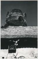 1968 Panyik István: Felszálló galamb, feliratozott vintage fotóművészeti alkotás, 24x15,5 cm