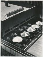 1968 Kurt Seiffert: Salgótarjáni espresso, pecséttel jelzett vintage fotóművészeti alkotás, 24x18 cm