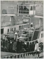 cca 1968 Vreba László: Balatoni komp, feliratozott vintage fotóművészeti alkotás, 24x18 cm