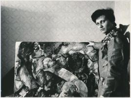 1991 Bada Márta (1951) gödöllői festőművész, Magyar Alfréd 2 db pecséttel jelzett vintage fotója, 18x24 cm