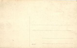 1919 Berlin, Strassenkämpfen; Barrikade der Spartakisten am Mossehaus / street fighters, photo