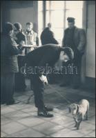 cca 1969 Pécs, tacsival a vasúti restiben, Czakó László pecséttel jelzett 2 db vintage fotója, a mag...