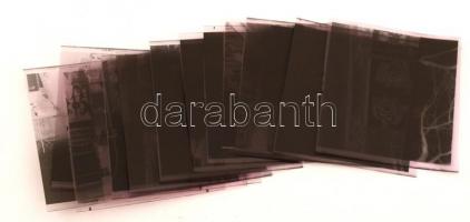 cca 1970 Budapest, a Fővárosi Moziüzemi Vállalat hirdető oszlopai és plakátjai, 13 db negatív, 6x6 c...