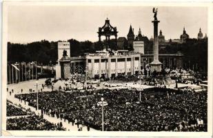 1938 Budapest XIV. Hősök tere, a XXXIV. Nemzetközi Eucharisztikus Kongresszus főoltára (EK)