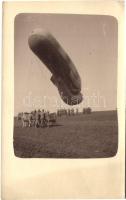 1916 Osztrák-magyar kötött megfigyelő léggömb emelkedése / Drachenballon im Aufstiege / Austrian observation balloon ascending, original photo FP 350 + M.KIR. 308 HONVÉD GYALOG EZRED IV. ZÁSZLÓALJ