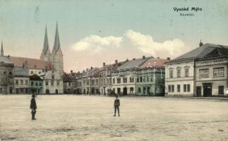 Vysoké Myto, Namesti / main square with hotel (b)