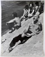 cca 1977 Vida Attila: Rakparton, feliratozott vintage fotóművészeti alkotás, 40x30 cm