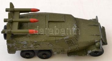 Orosz játék tankok, kocsik, 4 db, változó állapotban, kb. 11x4 cm