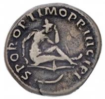 Római Birodalom / Róma / Traianus 103-111. Denar Ag (2,92g) T:2- ü.
Roman Empire / Rome / Trajan 10...