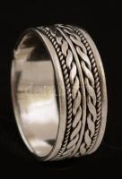 Ezüst(Ag) szalagmintás gyűrű, jelzett, méret: 68,  nettó: 7 g