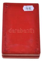 1957. "Szocialista Munkáért Érdemérem" zománcozott fém kitüntetés mellszalagon, szalagsávv...