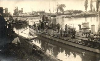 1925 Baja, Kecskemét és Szeged őrnaszád a Sugovica partján kifutás előtt / Hungarian river guard ships, photo (EB)