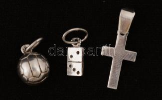 Ezüst(Ag) 3 db függő(kereszt, dominó,labda), jelzett, összesen nettó: 3,2 g