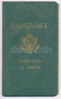 1967 Amerikai Egyesült Államok útlevele jugoszláv születésű hölgy (Nemzetes vitéz Huckaby K. Margit) részére, pp.:19, 15x10cm / US. passport for Yugoslav-born lady, (Nemzetes vitéz Huckaby K. Margit) , pp.:19, 15x10cm