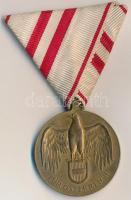 Ausztria 1932. "Osztrák Háborús Emlékérem" Br emlékérem mellszalagon T:2 Austria 1932. "Great War Commemorative Medal" Br decoration on ribbon T:2