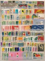 Magyar okmánybélyeg és levélzáró összeállítás + magyar és külföldi gyufacímke A4-es berakólapon