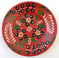 Vegyes kerámia tétel, népi mintás dísztárgyakkal(kis kancsók, tálka, korsó), némelyiken kis lepattan...