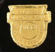 Német festett üveg bonbonier, jelzett, apró kopásnyomokkal, m: 11,5 cm