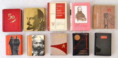 45 darabos minikönyvgyűjtemény, főleg munkásmozgalmi, kommunista, és szakszervezeti témában, változó...