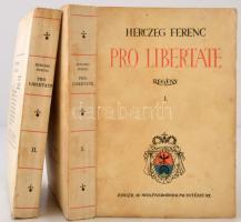 Herczeg Ferenc: Pro libertate! I-II. Budapest, 1936. Singer és Wolfner. 340+287 p. Első kiadás. Kiadói papír kötés. A borítói maszatosak. A lapélek foltosak. Az első kötet gerince picit szakadt, és deformált.