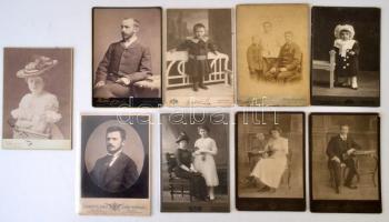 cca 1860-1880 18 db nagyobb méretű keményhátú fotó nagyrészt különféle magyar fényképészek műtermeib...