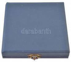 Kutas László (1936- ) "Pro Aqua / Magyar Hidrológiai Társaság 1917" Br plakett eredeti dís...