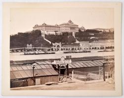 cca 1900 Budapest a Duna-fürdő épülete, háttérben a Várral. Nagyméretű fotó 29x23 cm