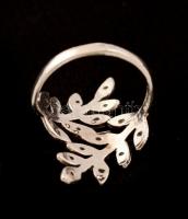 Ezüst  köves gyűrű,  Ag., bruttó:3,8 gr., jelzett, méret:55 /Silver ring with stones, Ag.. 3.8 g, ma...