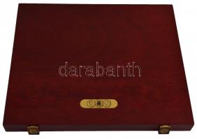 Használt fa érmetartó kazetta, 12 férőhellyel, ~52mm átmérőjű érmék számára