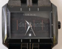 cca 1980 Police Timepieces kvarc karóra, fekete számlappal, naptárral, kerámia csattal, sorozatszámm...