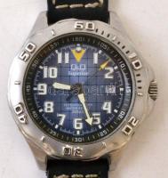 Q&Q Superior japán jacht kvarc karóra, metál szürke kockás számlappal, működik, bőr szíjjal