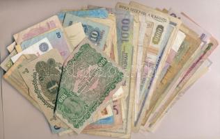 Vegyes 126db-os bankjegy tétel, közte felülbélyegzett boszniai, mexikói, chilei és belga bankjegy is...