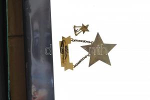 ~1950.  "Kiváló Dolgozó" zománcozott, Rákosi-címeres fém kitüntetés miniatűrrel, márványmi...