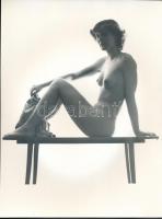 cca 1975 Több funkciós dohányzóasztal, 3 db vintage fotó, 24x18 cm