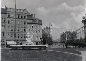 cca 1940 Budapest, a Tabáni Cukrászda és a Tabáni Sörcsarnok az Erzsébet híddal, korabeli negatívról készült modern nagyítás, 13x18 cm