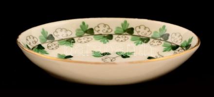 Herendi petrezselyemmintás tálka, kézzel festett, jelzett, lekopásokkal, 9,5×7,5 cm