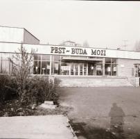 1982 Budapest, Pest-Buda filmszínház kívül-belül, 9 db szabad felhasználású negatív, 6x7 cm