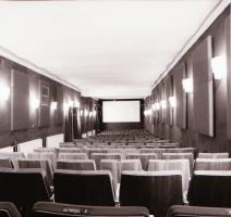 1982 Budapest, Diadal filmszínház kívül-belül, 6 db szabad felhasználású negatív, 6x7 cm