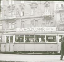 1969 Budapest, villamosokon elhelyezett mozifilm reklámok, 5 db negatív, 6x6 cm