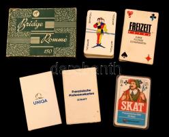 7 pakli kártya (2 egy csomagban, összesen 6 csomag), köztük 5 pakli Ferd.Piatnik&Söhne gyártmányú kártya,