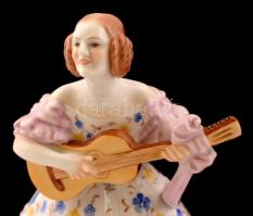 Herendi Déryné, kézzel festett, jelzett (Windischmann Vendelné), hibátlan, m: 21,5 cm