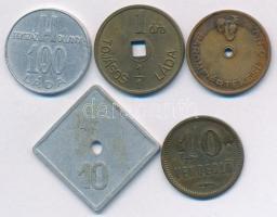 5db klf bárca és zseton, közte "Baromfi értékesítő N.V. / Egyszáz hollandi láda", "Fo...