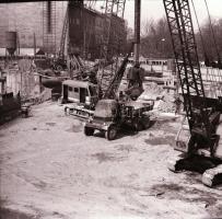 1976 Budapest, Kálvin téri diszpécserház építése, 9 db negatív, 6x6 cm