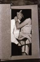 cca 1968 Pornó képek repró negatívja, 34 felvétel, 24x36 mm